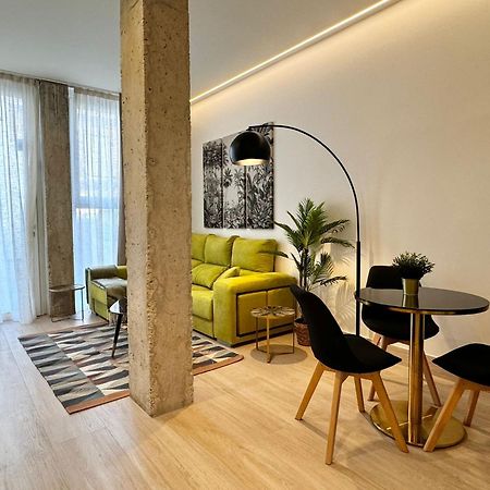 Apartamentos Orilla Del Bernabeu Madrid Bagian luar foto