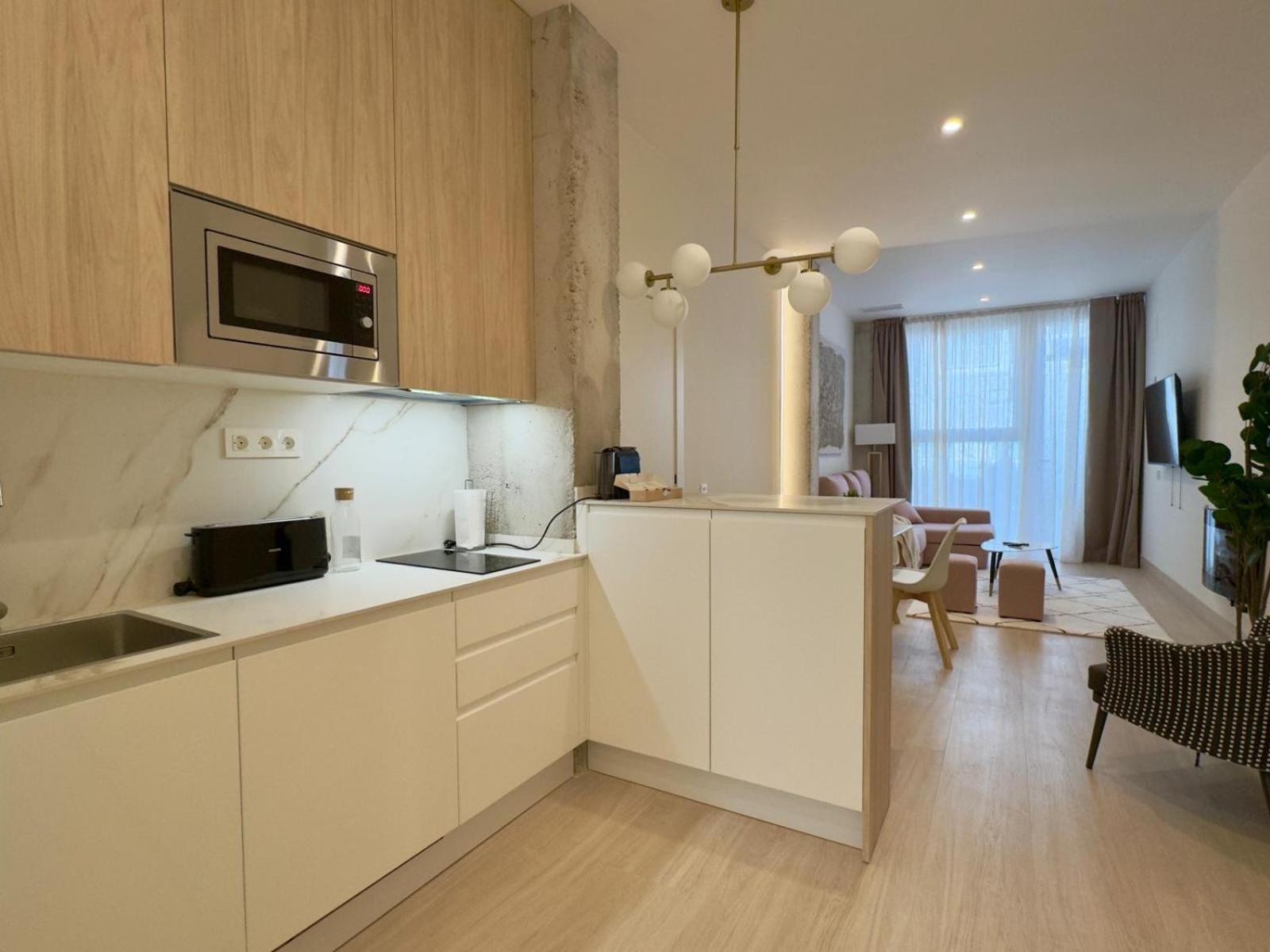 Apartamentos Orilla Del Bernabeu Madrid Bagian luar foto