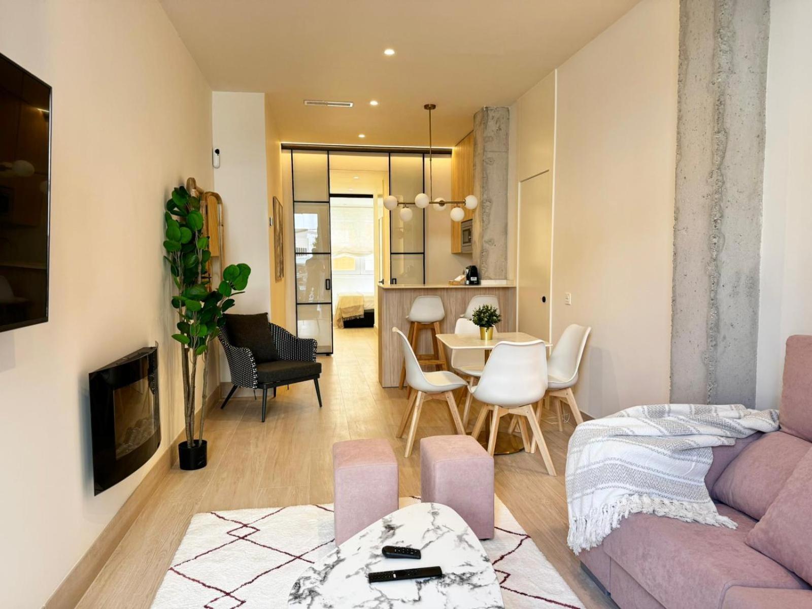 Apartamentos Orilla Del Bernabeu Madrid Bagian luar foto