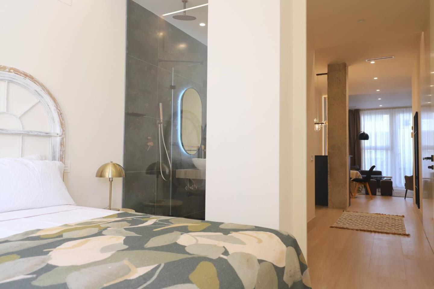 Apartamentos Orilla Del Bernabeu Madrid Bagian luar foto