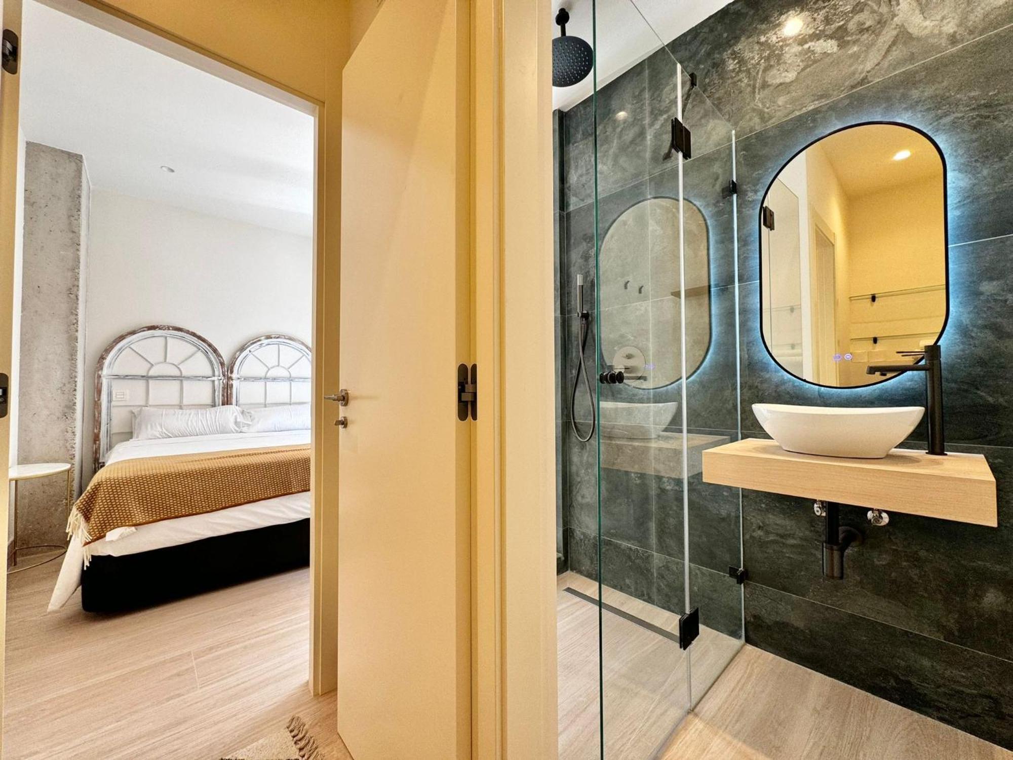 Apartamentos Orilla Del Bernabeu Madrid Bagian luar foto