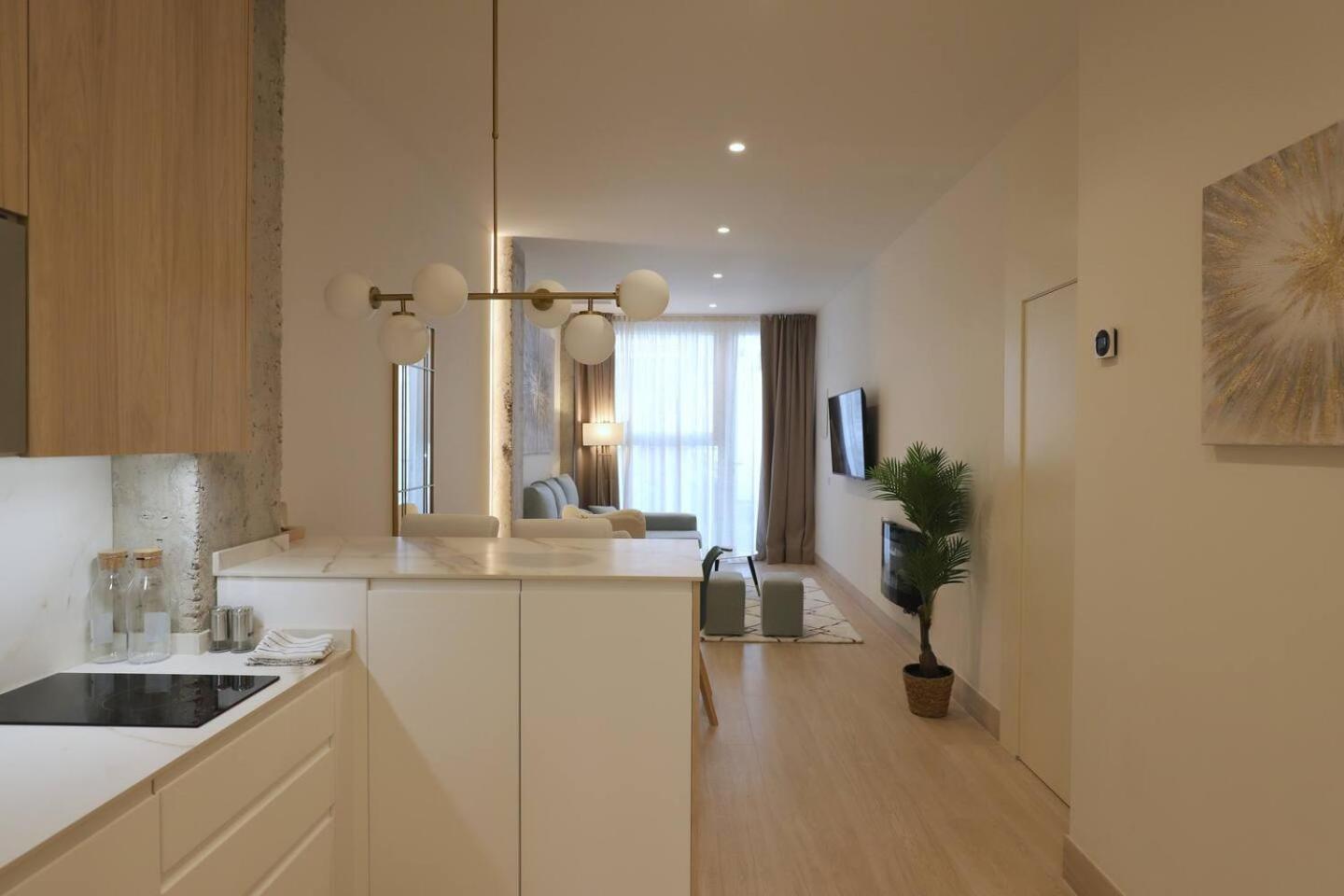 Apartamentos Orilla Del Bernabeu Madrid Bagian luar foto