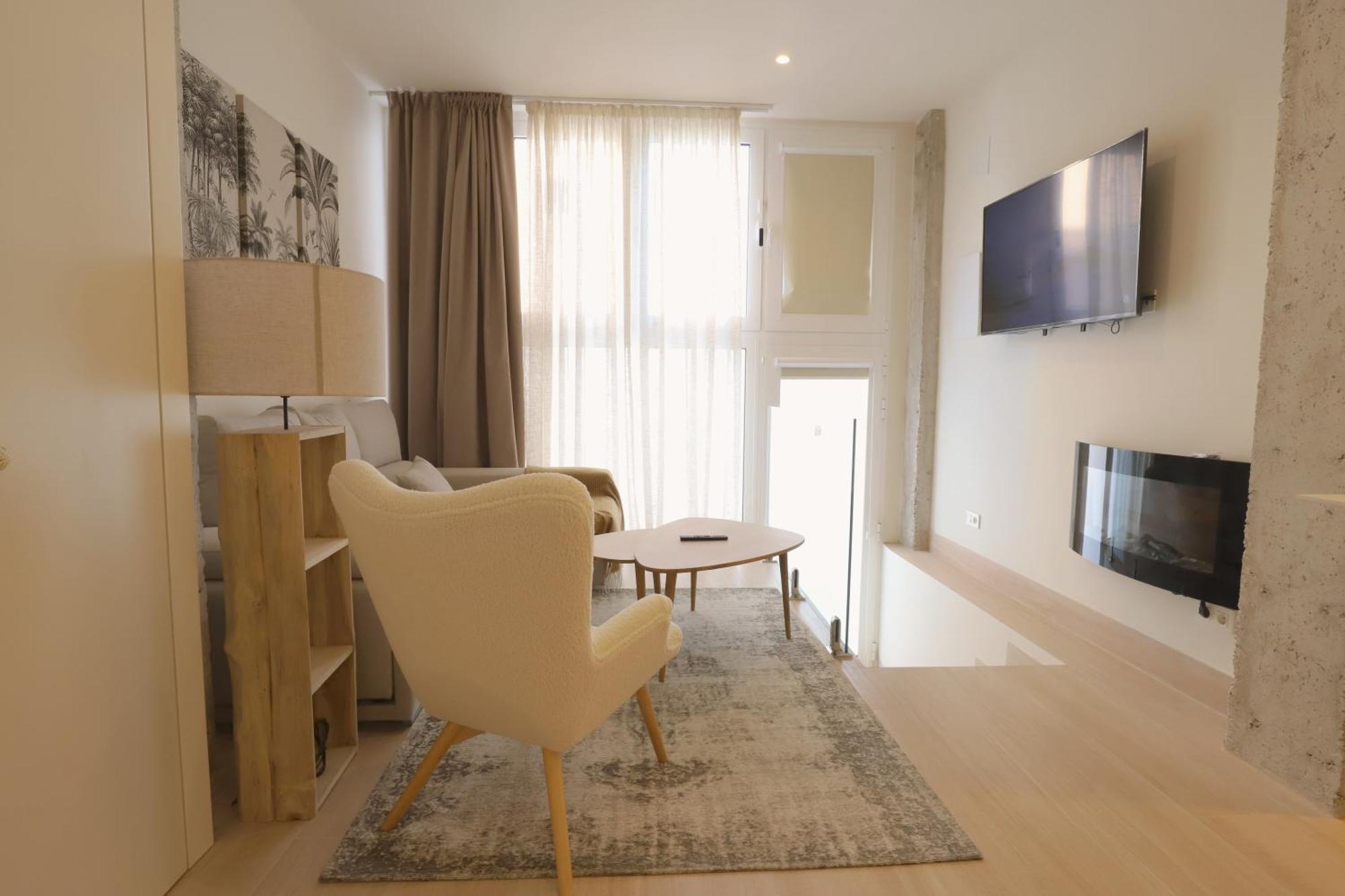 Apartamentos Orilla Del Bernabeu Madrid Bagian luar foto