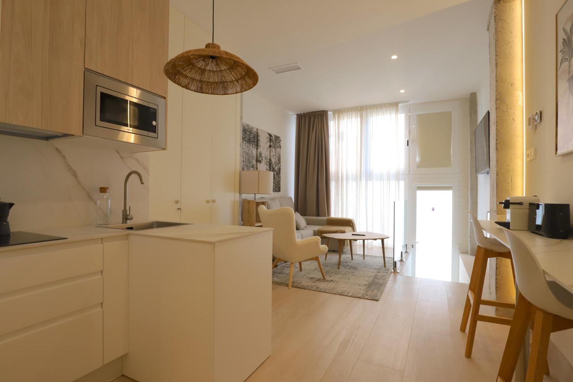 Apartamentos Orilla Del Bernabeu Madrid Bagian luar foto