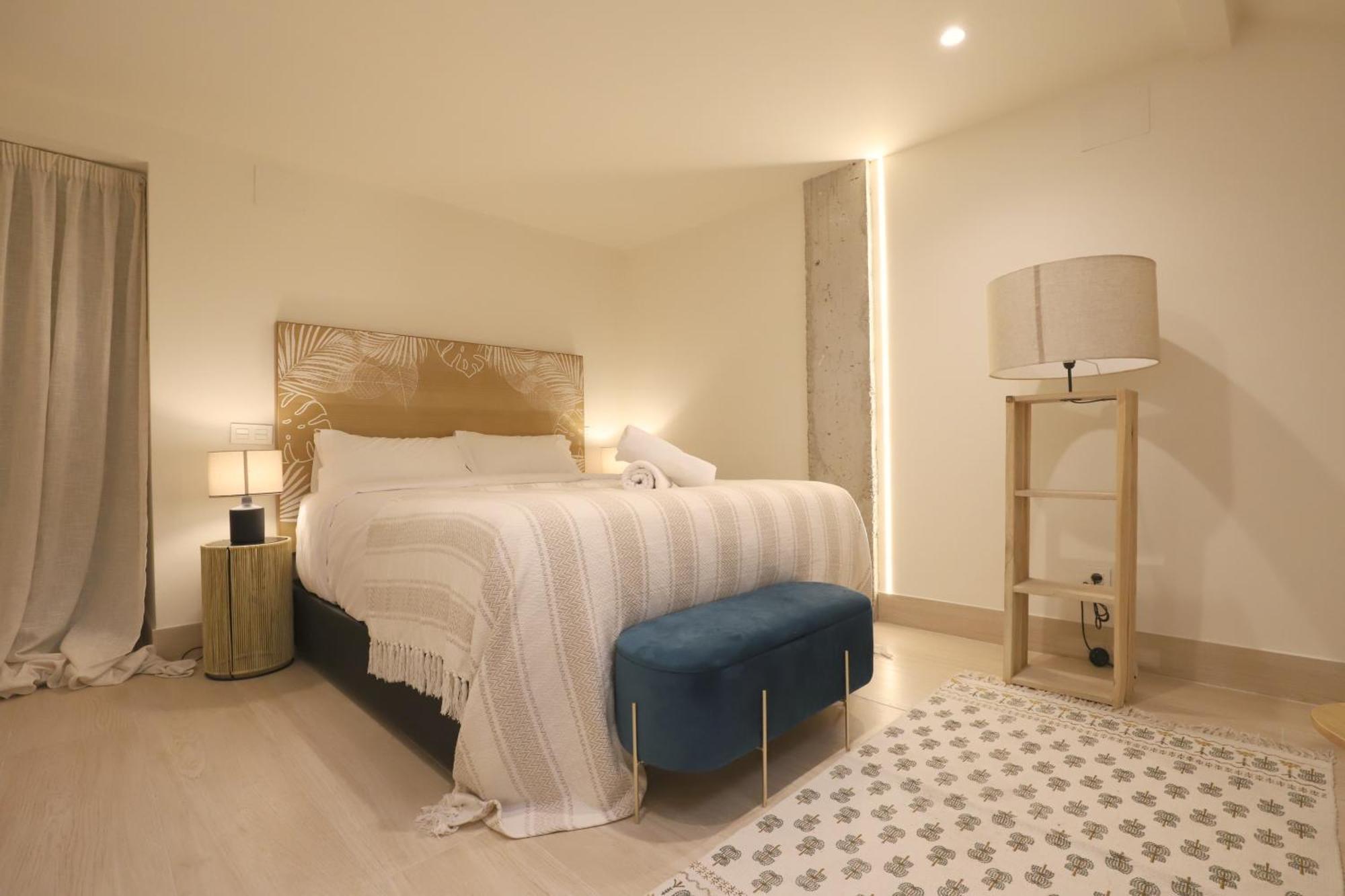 Apartamentos Orilla Del Bernabeu Madrid Bagian luar foto
