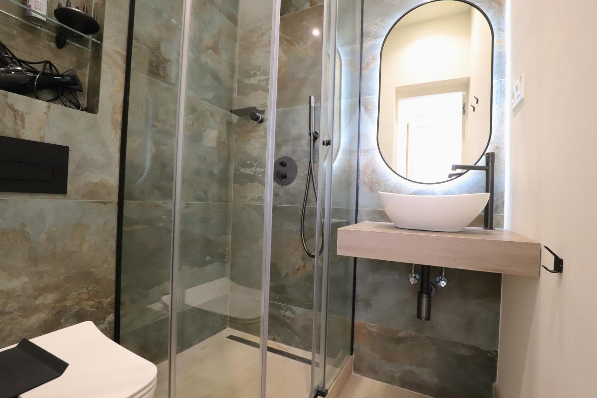 Apartamentos Orilla Del Bernabeu Madrid Bagian luar foto